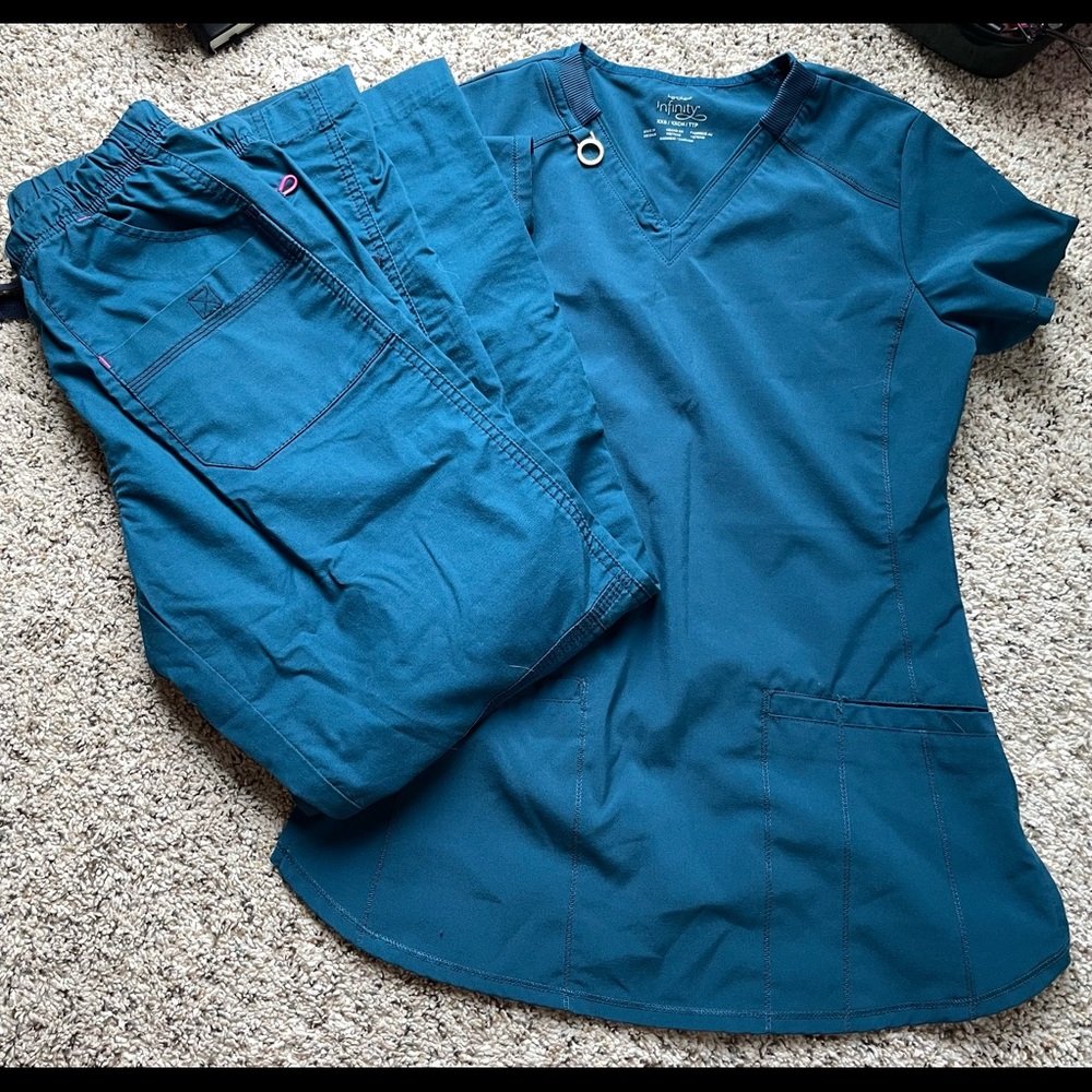 SOLD Cherokee infinity scrub top xxs wonderwink bottoms xs